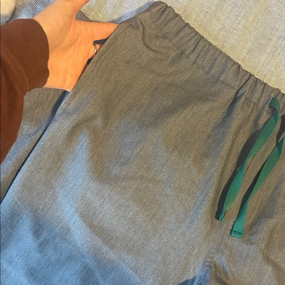 Figs Men's Graphite scrub pants